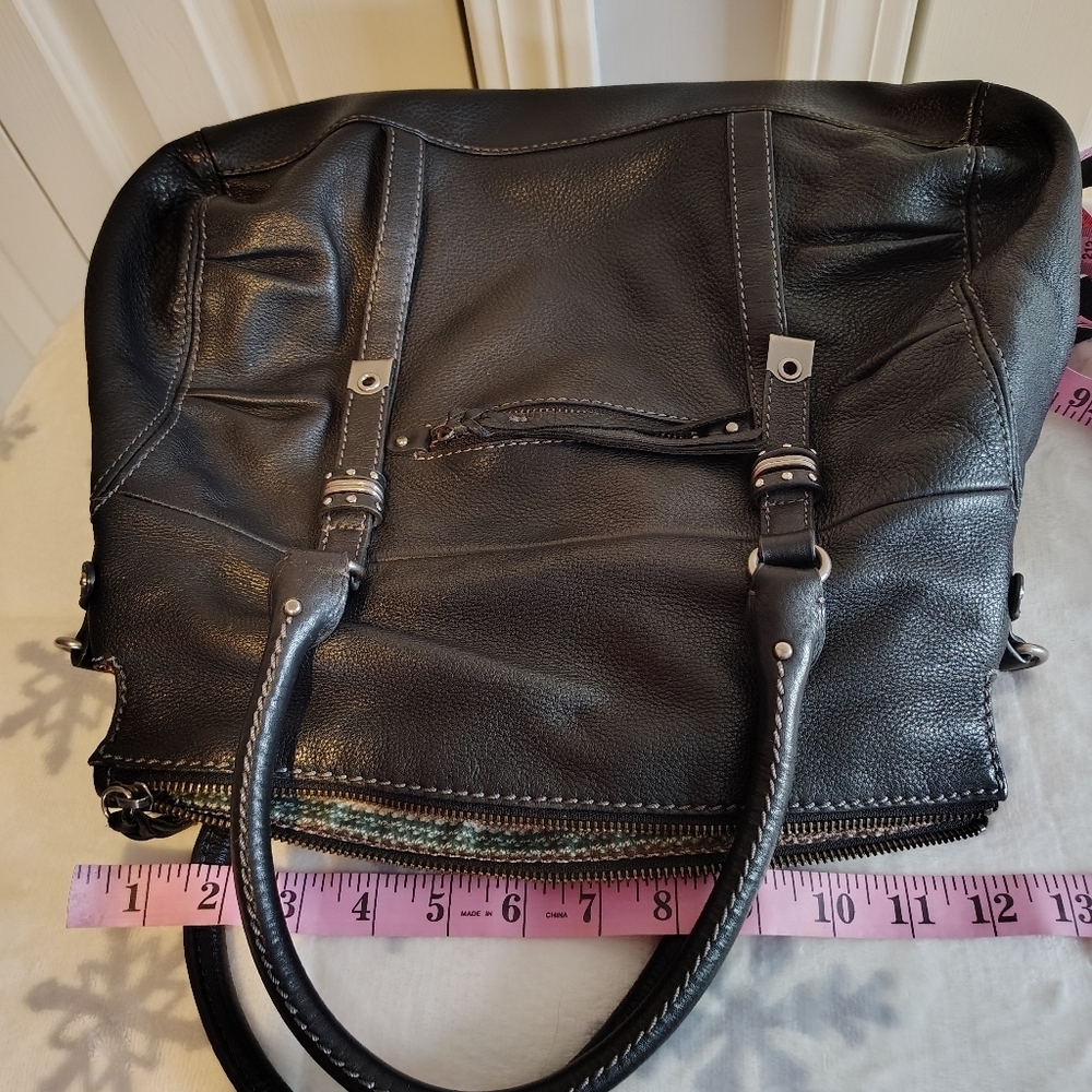 The Sak Black Leather Classic Shoulder And Crossbody Bag - Picture 12 of 12